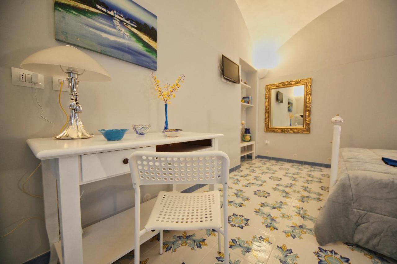 Domus Vilu Bed & Breakfast Nocera Superiore Екстериор снимка