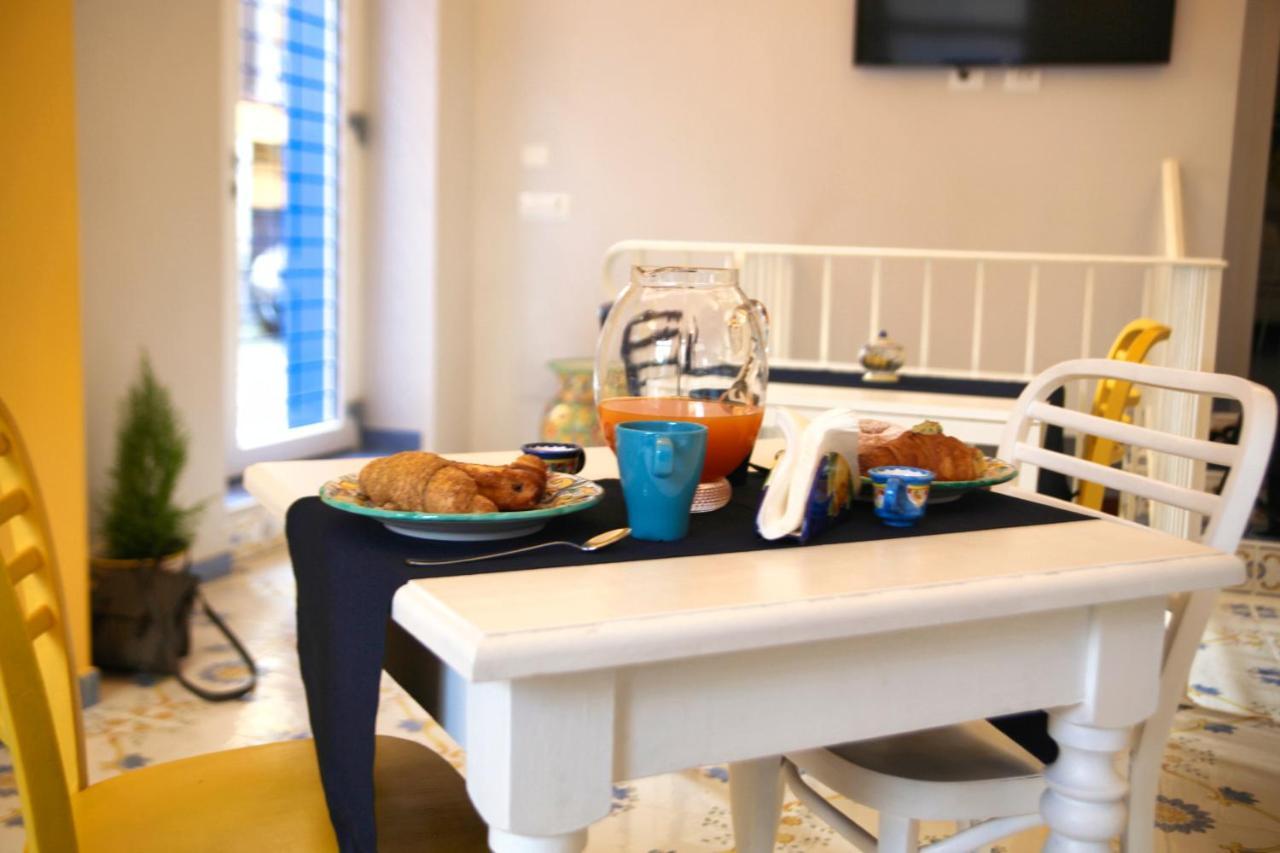 Domus Vilu Bed & Breakfast Nocera Superiore Екстериор снимка